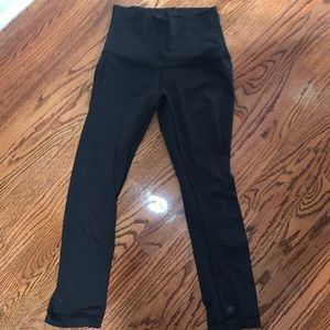 Lululemon Wunder Under high-rise Crop 21”